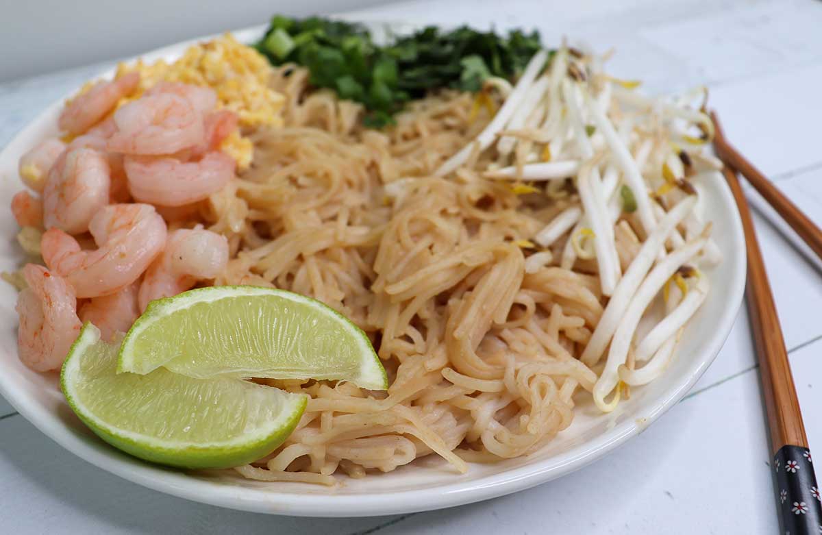 side view of pad thai dish